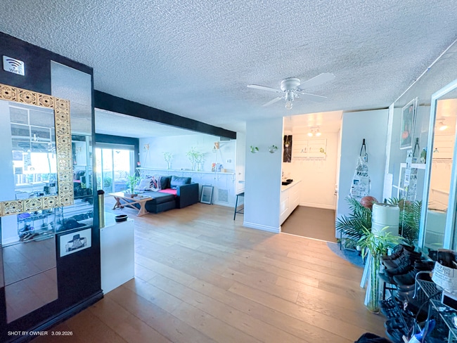 Building Photo - 5460 White Oak Ave Unit C315