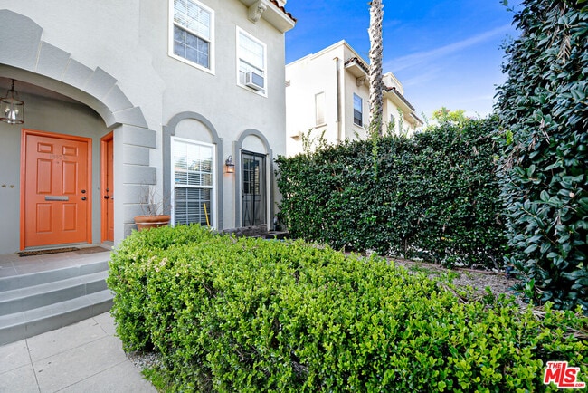 Photo - 1357 Cloverdale Ave