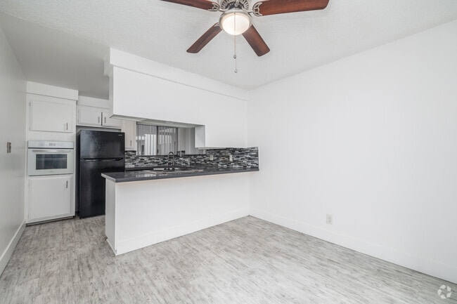 3BR, 2BA - 1,300SF - Kitchen - 355 Coronado Ave.