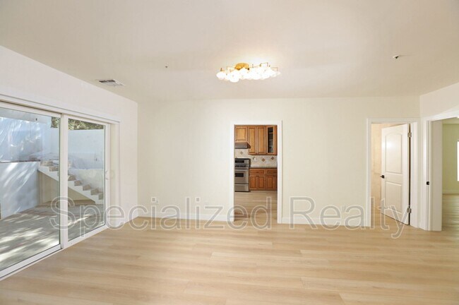 Photo - 1827 Hill Dr Unit 1827