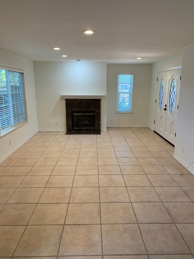 Photo - MIC Unit 2682 Mission Boulevard #A