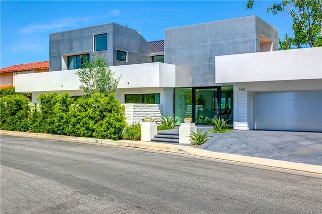 Building Photo - 9653 Highridge Dr