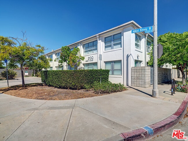 Photo - 2100 Abbot Kinney Blvd Unit 7