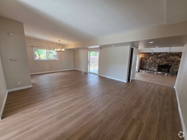 Building Photo - RENT READY SPACIOUS 2BD/2BA WITH GARGE, LA... Rental