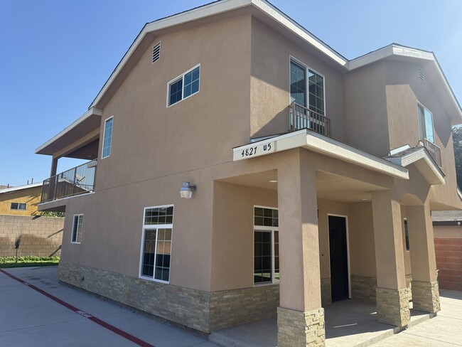 Building Photo - 4827 Santa Ana St Rental