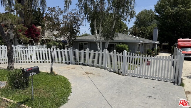 Photo - 5902 Calvin Ave House