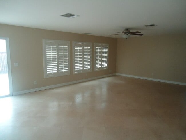 Photo - Huge 4 bedroom Masterpiece in the Terra Vista Community For Rent