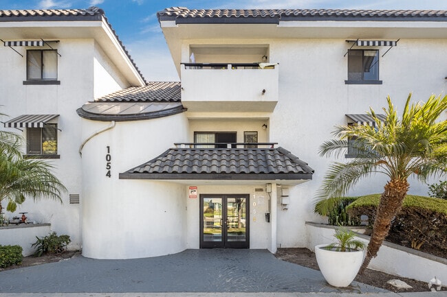 Building Photo - Park Downtown Apartments