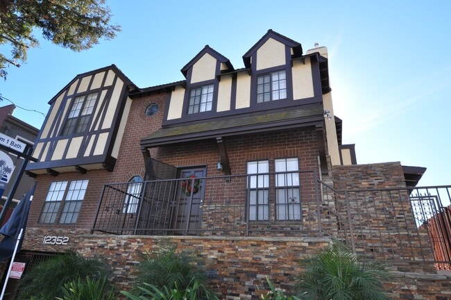 Photo - 12352 Burbank Blvd Apartment Unit 107