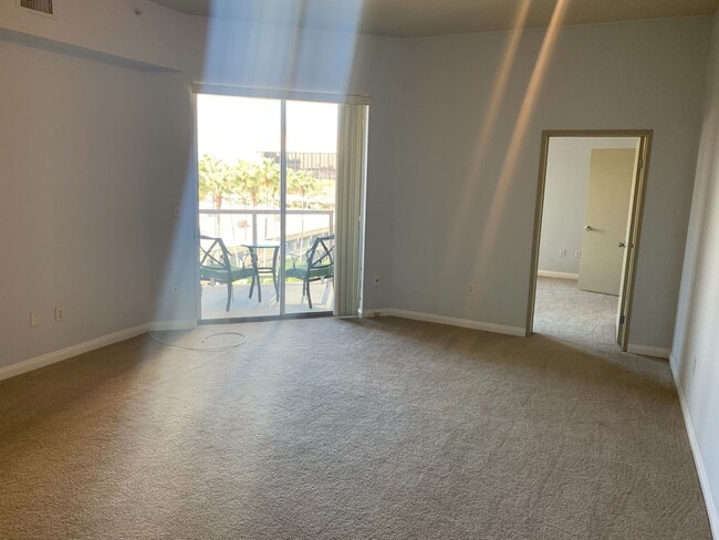 Photo - Beautiful 2 Bed + 2 Bath Long Beach Condo ... Unit 418