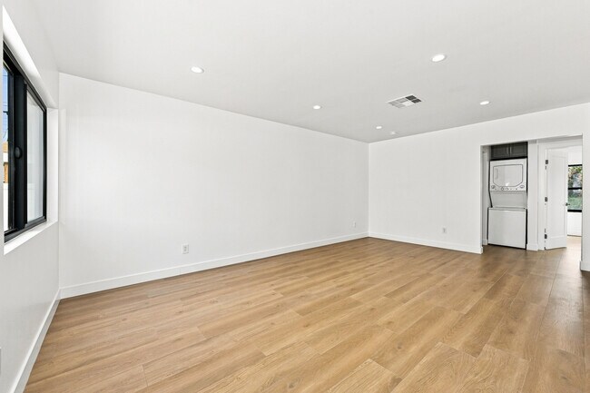 Photo - 18741 Covello St