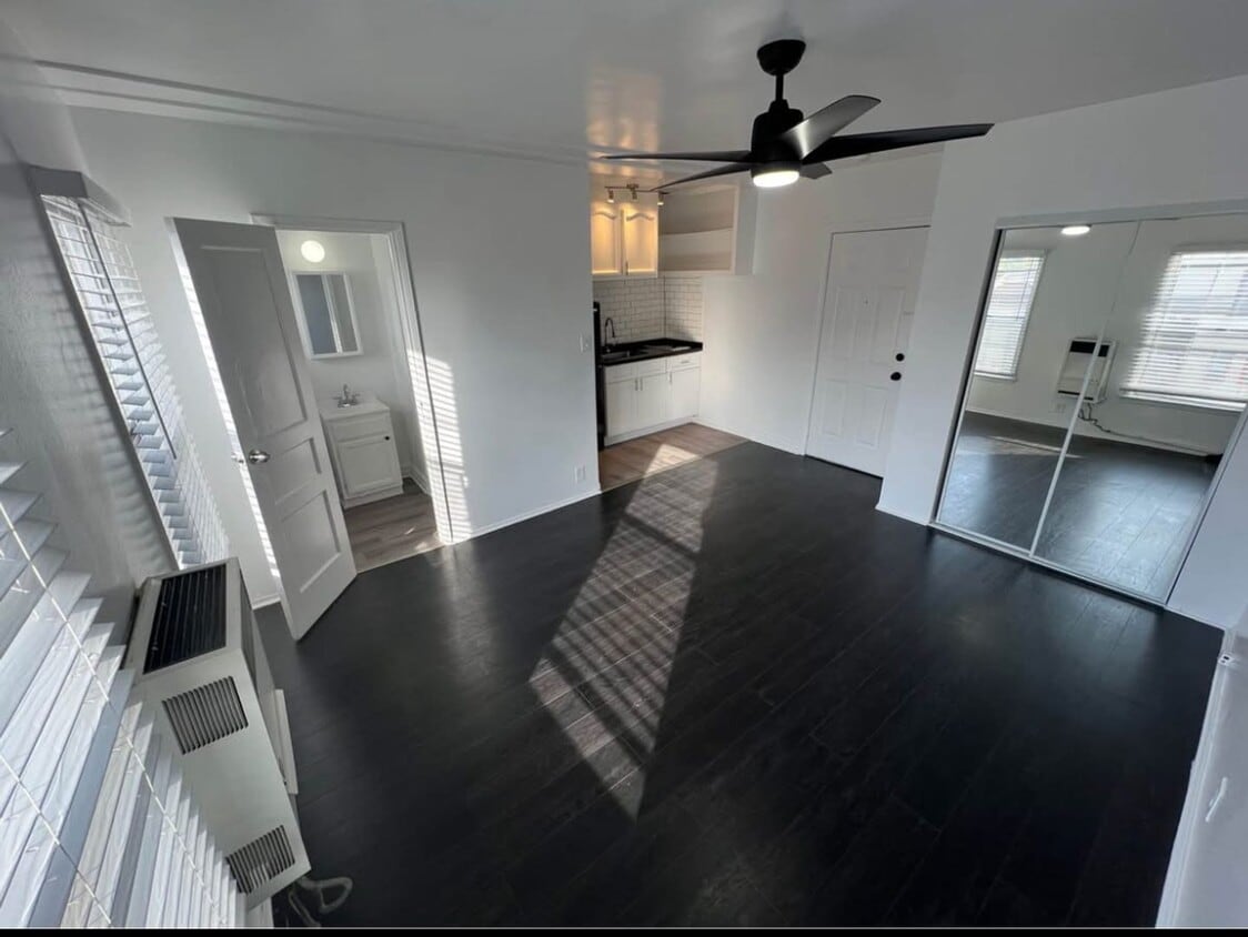 Floor Plan - Medium Studio