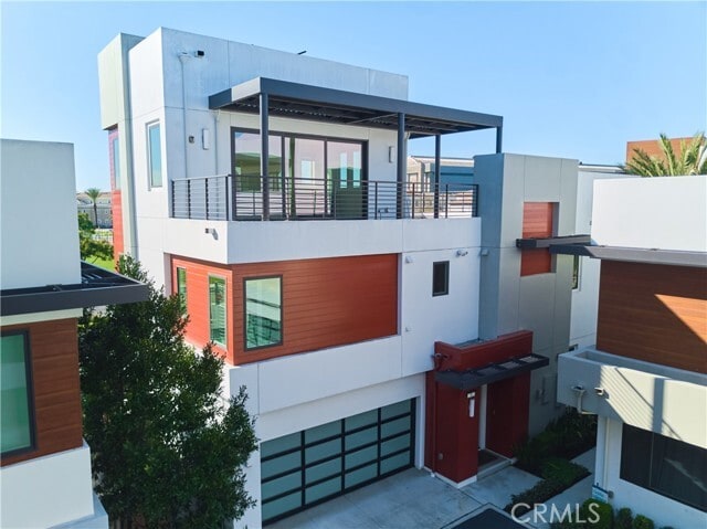 Building Photo - 6 Transport