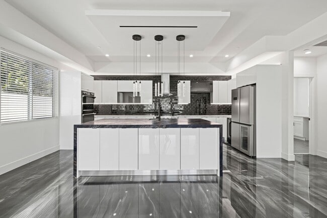 Photo - 15209 Cohasset St Unit 15209 Cohasset St - MAIN HOUSE