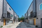 Photo - 13536 Vanowen St Townhome