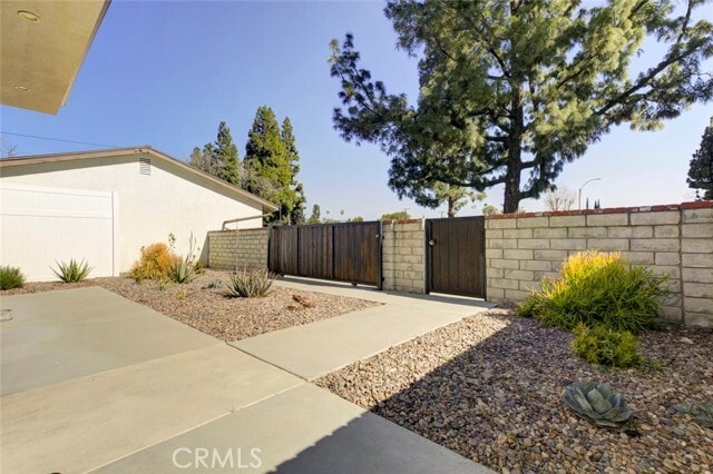 Photo - 10499 Yolanda Ave