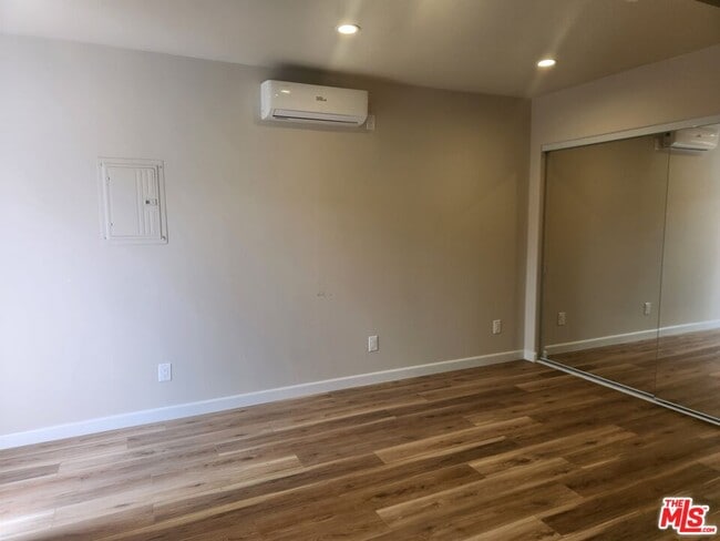 Photo - 2025 Addison Way Unit 2023