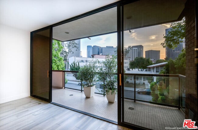 Photo - 268 S Lasky Dr Unit 204