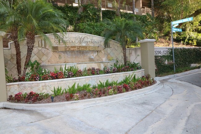 Woodland Hills Townhome S. of Ventura Blvd. - Woodland Hills Townhome S. of Ventura Blvd.