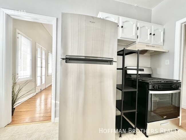 Photo - 400 N Genesee Ave Unit 6
