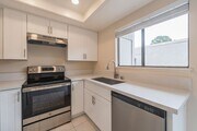 Photo - RPV Remodeled 2 bed 3 bath townhome in gat...