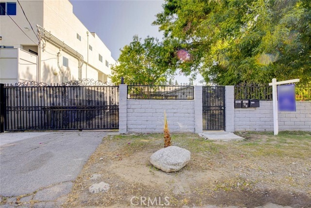 Photo - 14918 1/2-14912 Wyandotte St