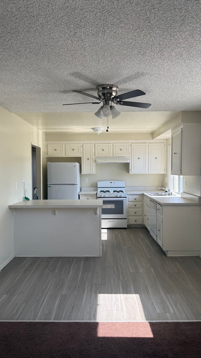 Building Photo - 2240 Franzen Ave Unit D