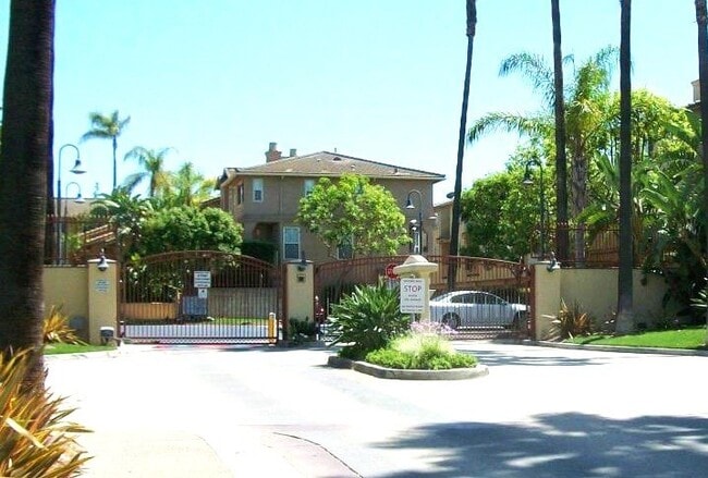 Photo - 317 W Summerfield Cir
