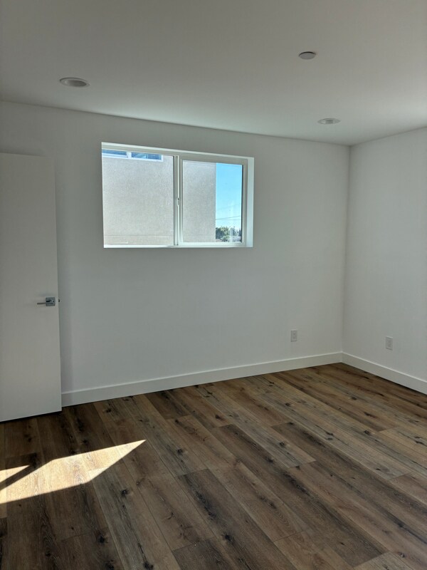 Photo - 449 W 74th St