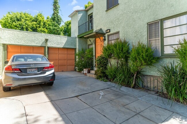 Photo - 6617 Waring Ave Unit 2