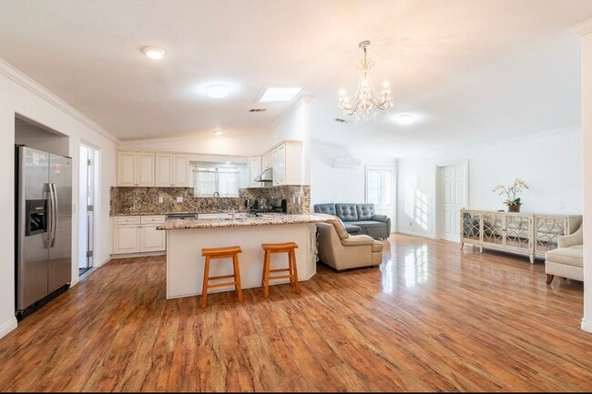 Photo - 1803 Ybarra Dr