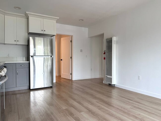 Photo - Renovated 3bed2bath Apartment Near USC Unit 1538-1