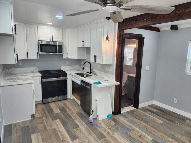 Photo - 3014 Clay Ave