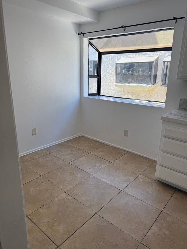 Photo - 13959 Victory Blvd