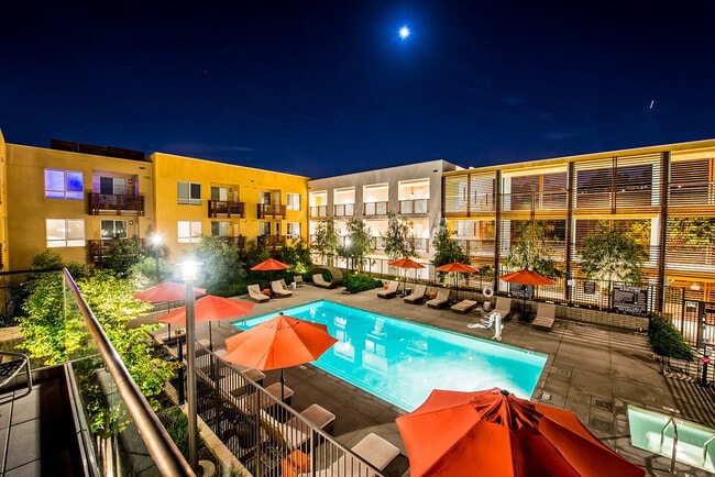 Runway Playa Vista - Runway Playa Vista