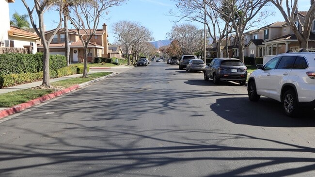 Photo - 3 bedrooms 2.5 baths house in Eastlake- Chula Vista