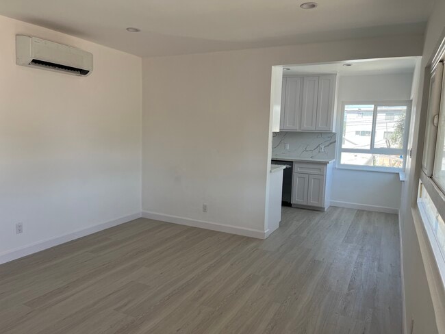 Photo - 18139 Roscoe Blvd