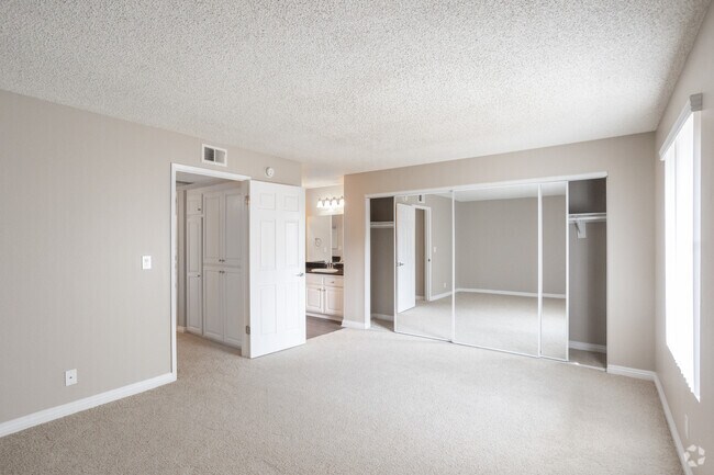 2BR, 1BA - 950SF - First Bedroom - Country Hills Apartment Homes