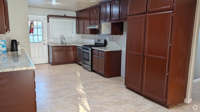 Building Photo - 20742 Elaine Ave Rental