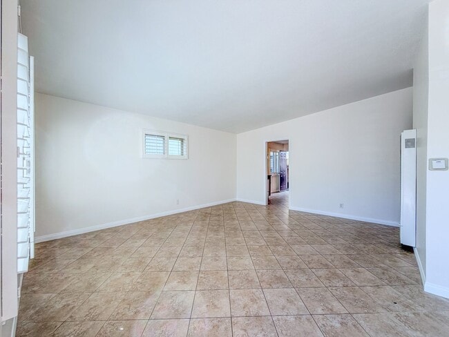 Photo - 1065 Belfast Ln