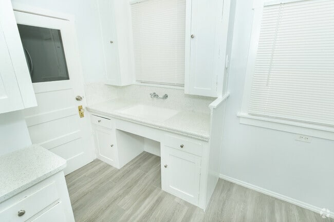 Building Photo - 2028 Meridian Ave Rental