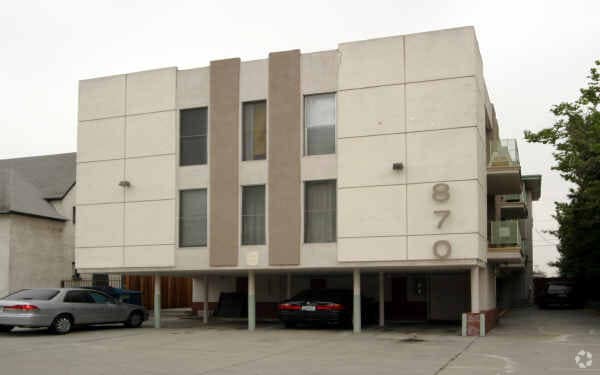 Front building - 870 S Norton Ave Apartments