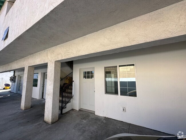 Building Photo - 1734 W 85th St Rental