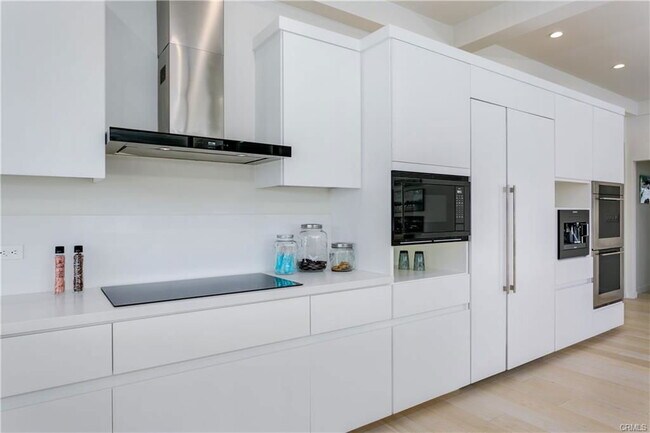 Photo - 9653 Highridge Dr