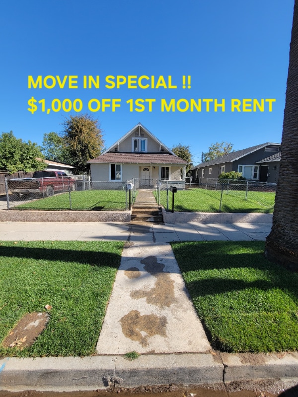 Building Photo - 2730 Lime St