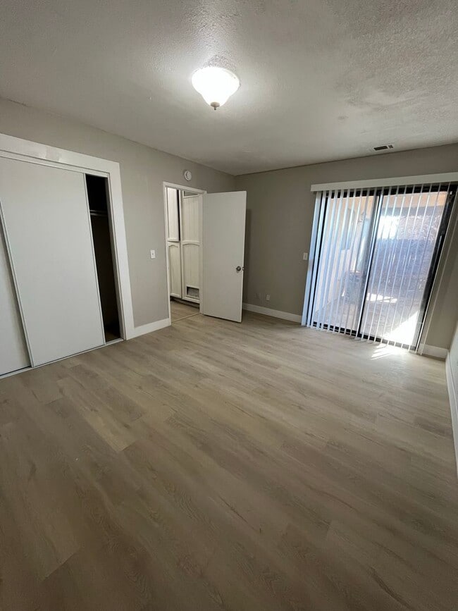 Photo - 20460 Rimrock Rd E