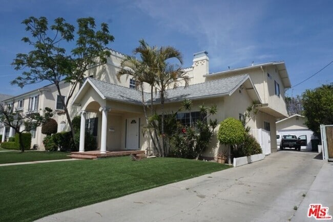 Building Photo - 830 3rd Ave Rental