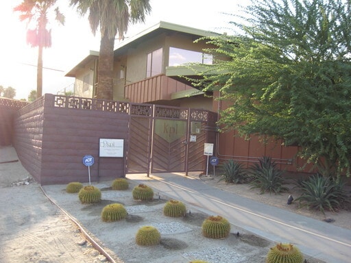 Building Photo - 2583 N Palm Canyon Dr Unit 200 B
