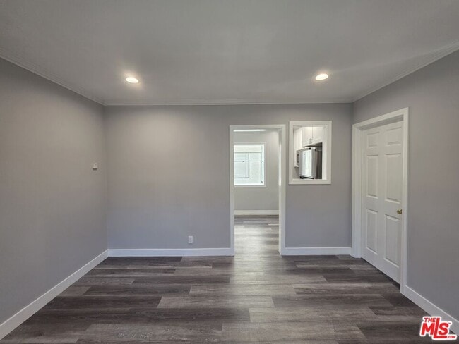 Photo - 105 Roswell Ave Unit 6