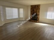 Photo - 43837 David St